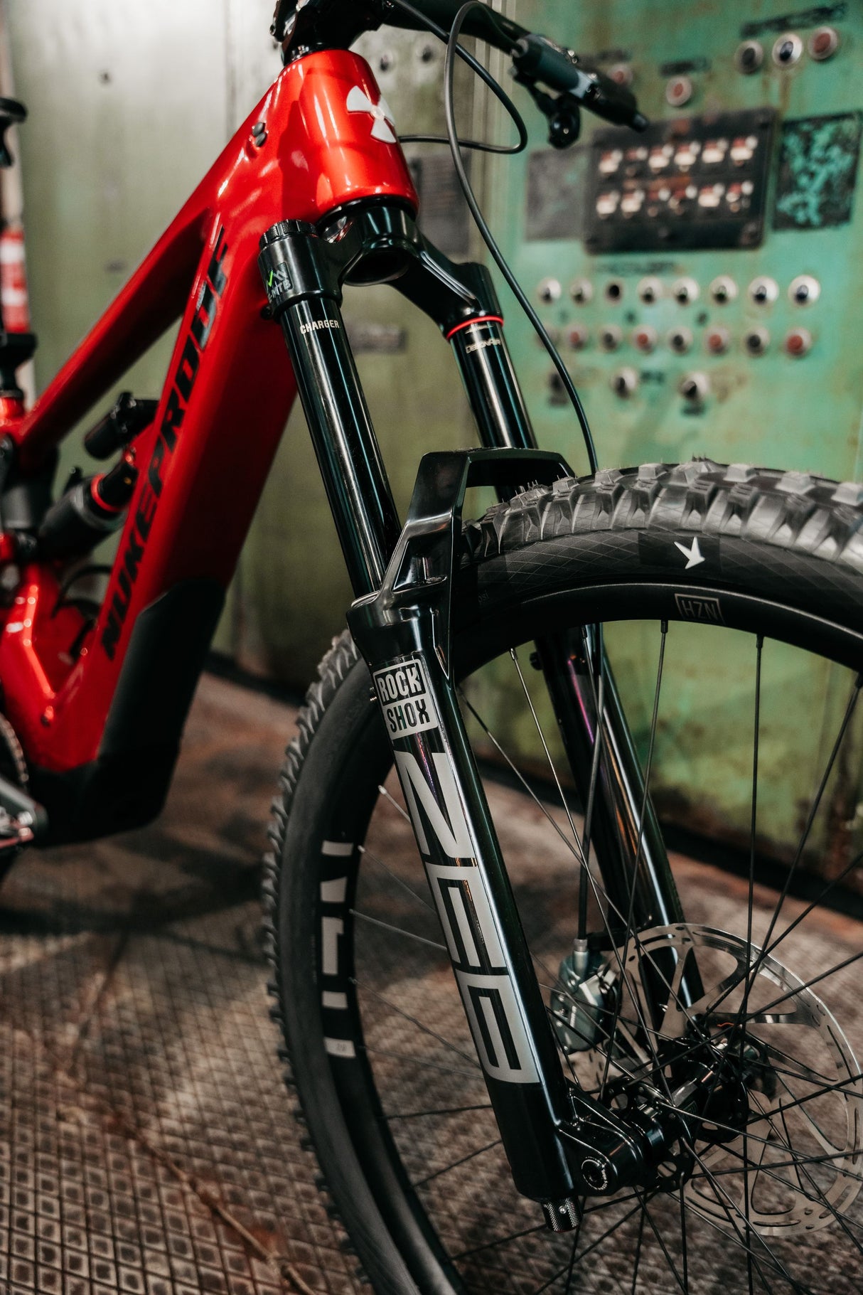 Nukeproof Megawatt 297 Carbon Pro Enduro E-Bike