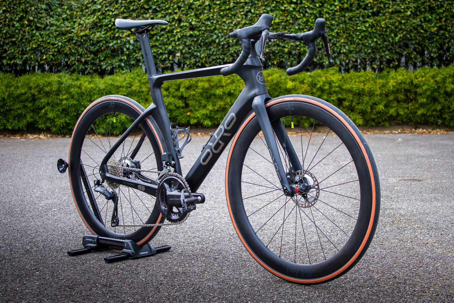 Orro Venturi STC Di2 Medium Wheelie Bike Shop - Main Image