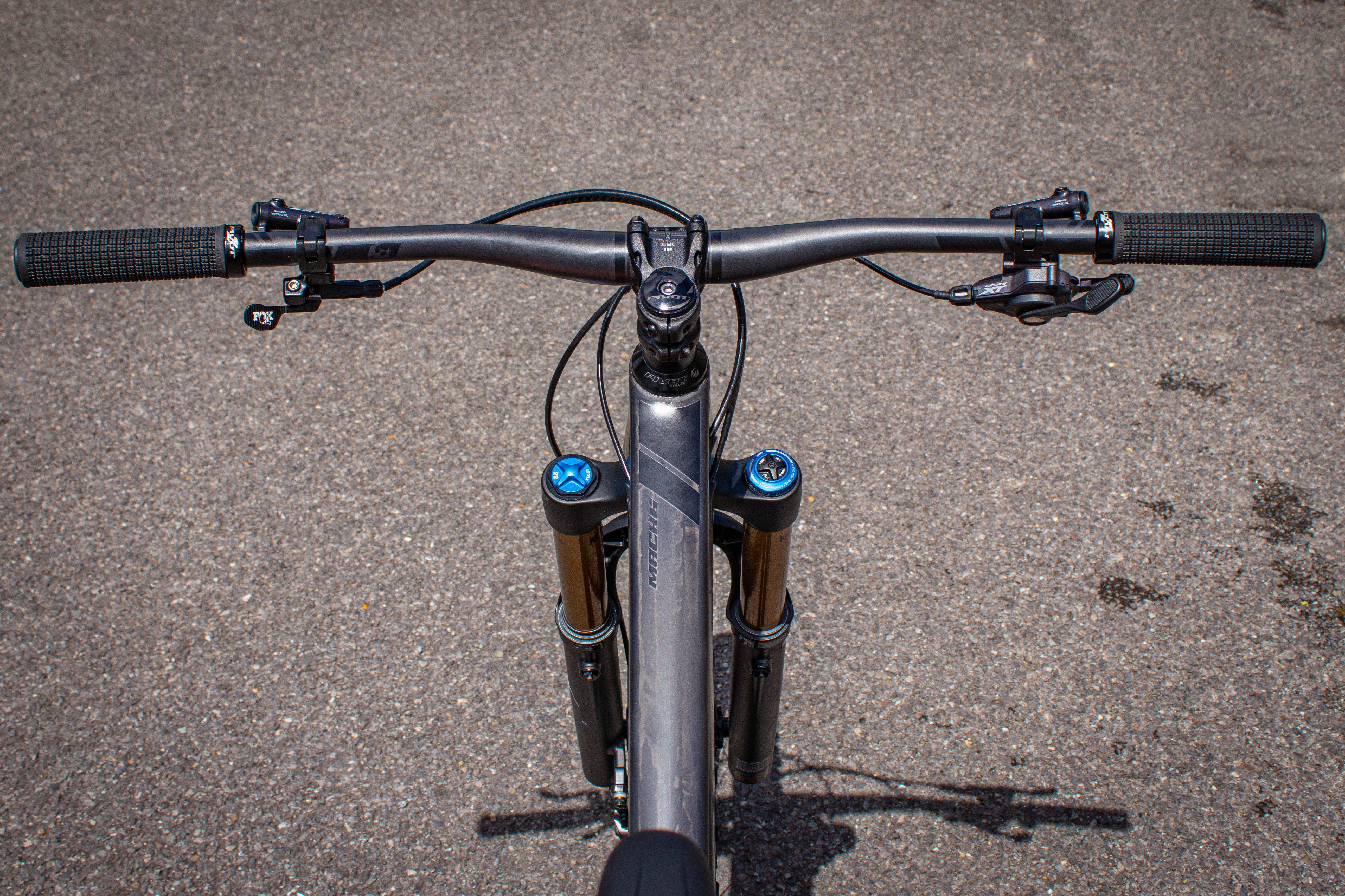 Pivot Mach 6 Carbon Large *USED ONCE* | Wheelie Bike Shop