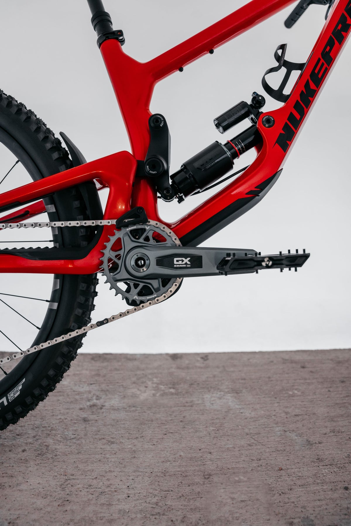 Nukeproof Giga 290/297 Carbon Pro Enduro Bike