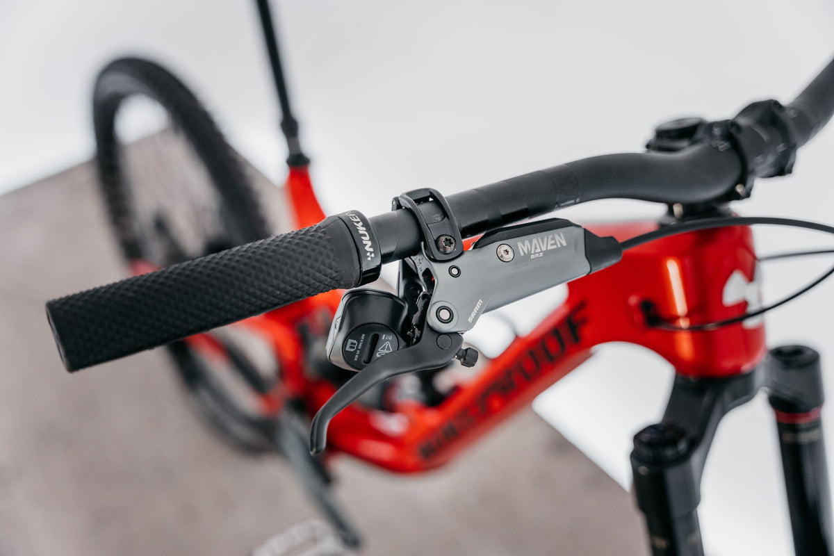 Nukeproof Giga 290/297 Carbon Pro Enduro Bike